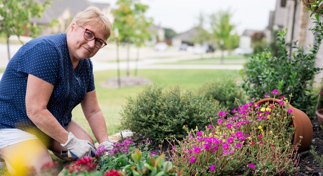 Jackie Lipscomb in her garden